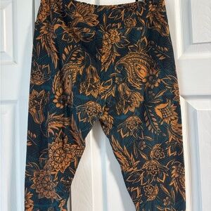 Lularoe Tall Curvy leggingsgs